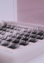 Load image into Gallery viewer, PRE MAPPED ~ Classic Hybrid Cat eye 🪐 50pcs Lashes Only
