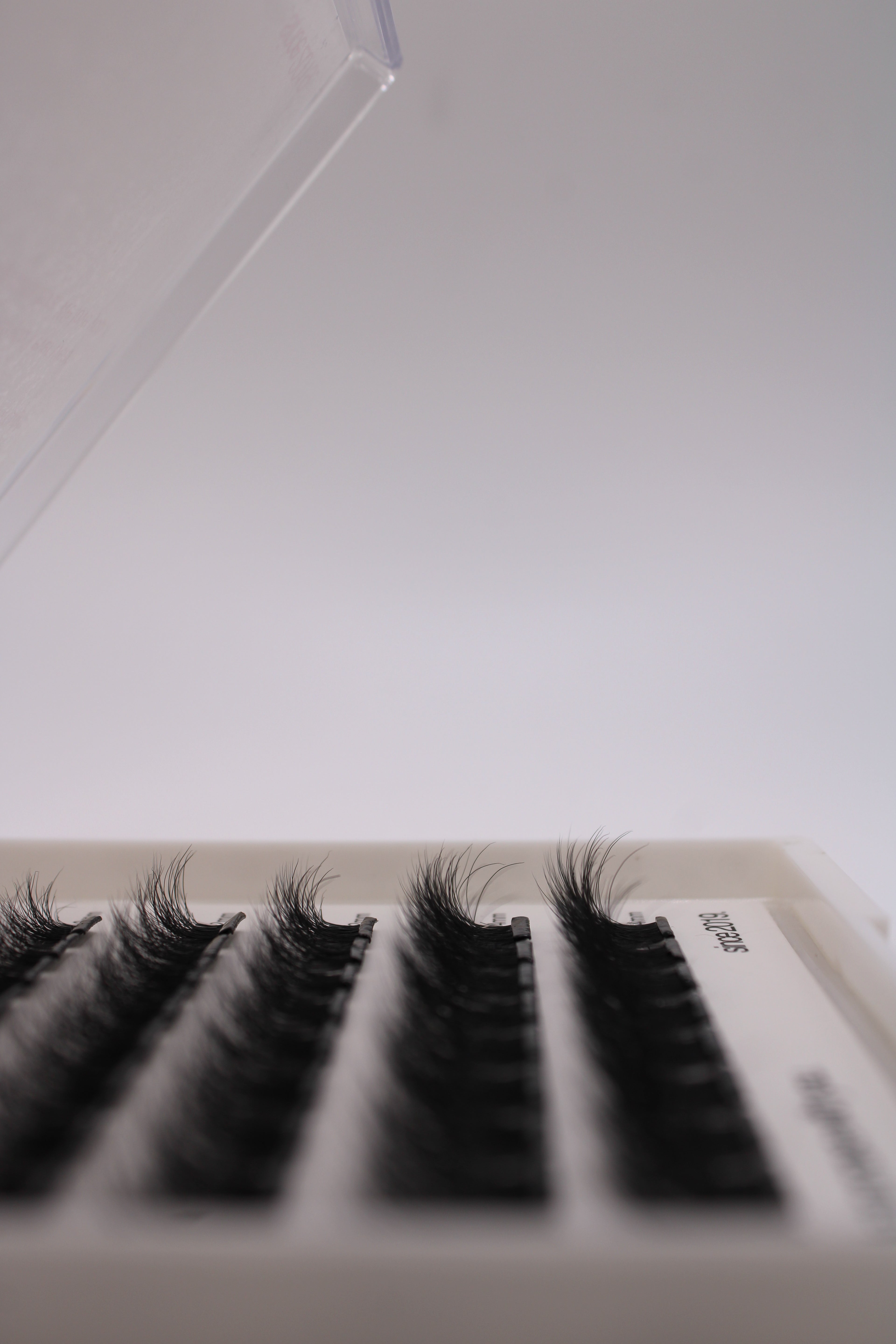 🍬☁️✨PRE GLUED HUNTER 🍬☁️✨(stick & go) 45 pieces lashes only